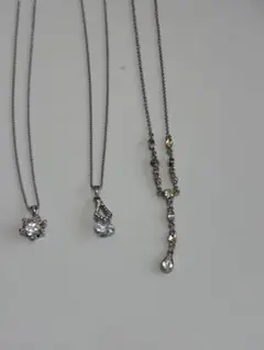 キュービックジルコニア　ダイヤモンド　2点、コムサイズム　ネックレス