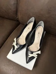 DIANA ブラックレザー ハイヒール リボン装飾