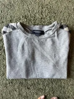 Burberry グレー Tシャツ 美品⭐︎100Aのサムネイル