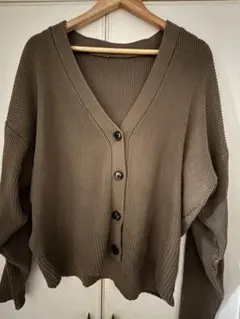 titivateセットアップ　ベージュカーディガン　タイトスカート　ミラオーエン