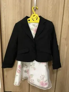 20コムサイズムの黒系のフォーマルジャケット　おまけワンピースサイズ120