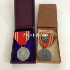 日本赤十字社 記章 2点セット 社員章 従軍看護婦 関連 勲章 記念章 当時物 日本赤十字社 記章 2点セット 社員章 従軍看護婦 関連 勲章 記念章