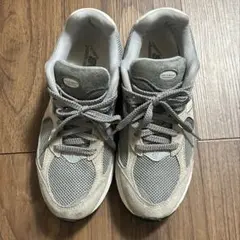 New Balance 2002R ニューバランス　スニーカー　グレーのサムネイル