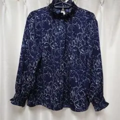 【SUITS COMPANY】花柄ネイビー フリル襟 ブラウスのサムネイル