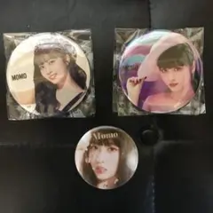 缶バッジ twiceモモ3枚 2枚は公式