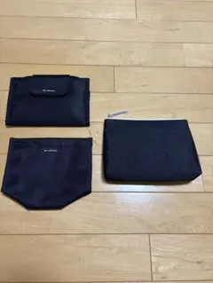 シュウウエムラ　化粧ポーチ(おまけ付き)のサムネイル