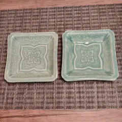 古青磁 青磁 蝶々絵 陽刻 花唐草文 角皿