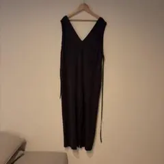 黒 Vネック ワイドレッグ オールインワン