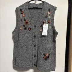 花柄刺繍 グレー ニットベスト