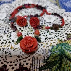 希少　バラの花の赤い珊瑚ペンダントとイヤリングセット