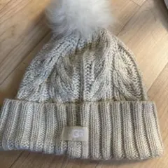 UGG ケーブルニット帽 ファー付きポンポン