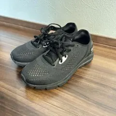 【新品・未使用】Under Armour ブラック スニーカー レディースのサムネイル