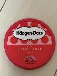Häagen-Dazs Pierre Hermé ストロベリーマカロンのサムネイル
