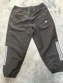 adidas Originals トラックパンツ