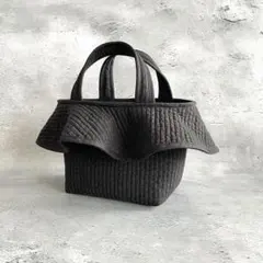 フレアフリル付きトートバッグ（S）　ヌビバッグ　ブラック　ハンドメイド