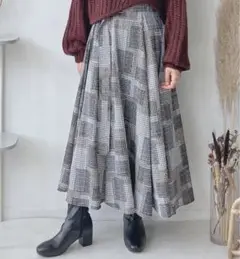ベルト付き　ボリュームスカート
