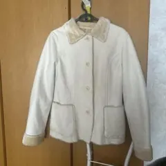 アイボリームートンコート ボタン付き　お値下げ