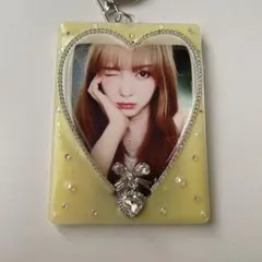 トレカキーホルダー　韓国　トレカ　レジン　デコ　硬質　ケース　トレカケース　黄色