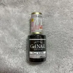 匿名配送　セリア　パールホワイト　　ジェルネイル