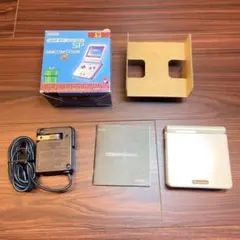ゲームボーイアドバンスSP 本体 ファミコンカラー ほぼ新品 3525