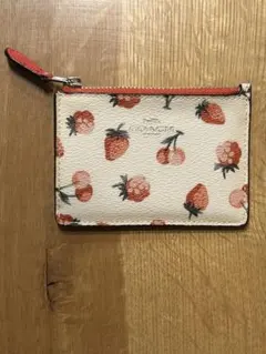 2026年最新】コーチ いちご イチゴの人気アイテム - メルカリ