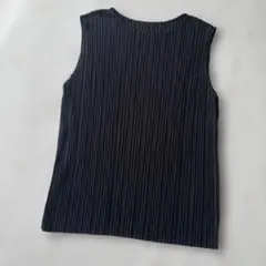 ユニクロ　プリーツ ノースリーブ Mサイズ　美品