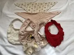 女の子ベビー　スタイ靴下セット