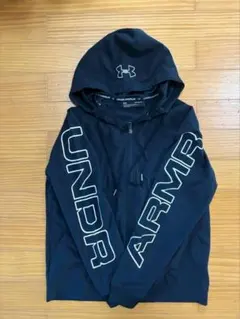 美品 アンダーアーマー ⭐ レディースパーカー