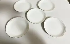 白地に金縁の皿5枚セット