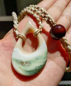 夜光貝 ボーンフック ネックレス ハンドメイド - メルカリ
