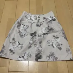 花柄 フレア ミニスカート ベージュ　evelynのサムネイル