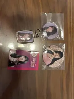 TWICE モモメッセージカード&モモ缶バッジ2点&モモアクリルキーホルダー