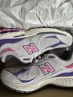 ニューバランス　スニーカー　2002