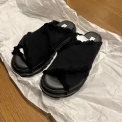 UNITED ARROWS フリンジクロスサンダル ブラックのサムネイル