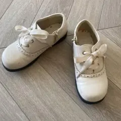 axes femme 靴　20 L ホワイト　おでこ靴　リボン