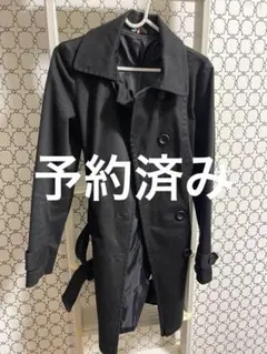 ブラックトレンチコート