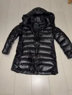 TATRAS フード付きブラックダウンジャケット 130 キッズ