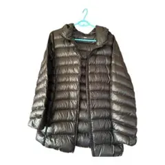 ユニクロレディースダウンジャケット フード付き(袋なし)