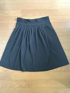 UNIQLO 黒 フレアスカート Lサイズ