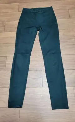 スキニーパンツ