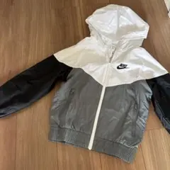 新品、未使用❗️Nike フード付きジャケット 130cm キッズ