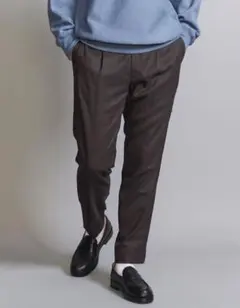 ブラウン スラックス