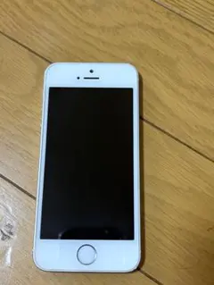 Apple iPhone 5s 本体　シルバー