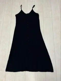 M nort 黒ワンピース シアートップス ボタン付き ロング丈