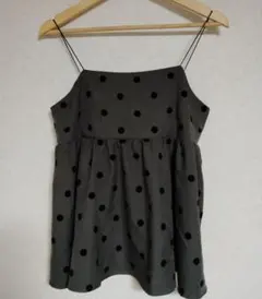 titivate グレー水玉キャミソール