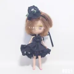 プチブライス用の洋服 黒ドレス スタンドセットのサムネイル