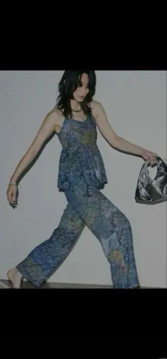 AMERI MEDI RACHEL FLUFFY ART CAMISOLEのサムネイル
