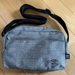 【24時間以内発送】新品級umbroショルダーバック