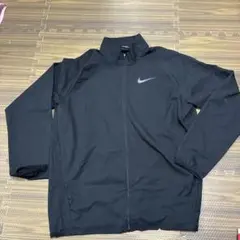 Nike DRI-FIT ブラックナイロンジャケット　難あり