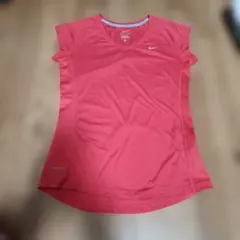 【まなちん様・3月3日23時59分まで】Nike Dri-FIT Tシャツ